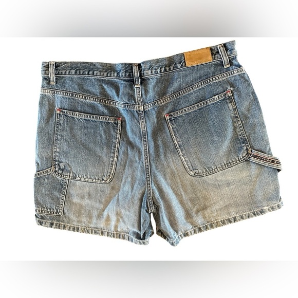 Women’s Tommy Hilfiger Distressed Vintage Denim Jean Shorts 5” Inseam Size 14 - Picture 3 of 6